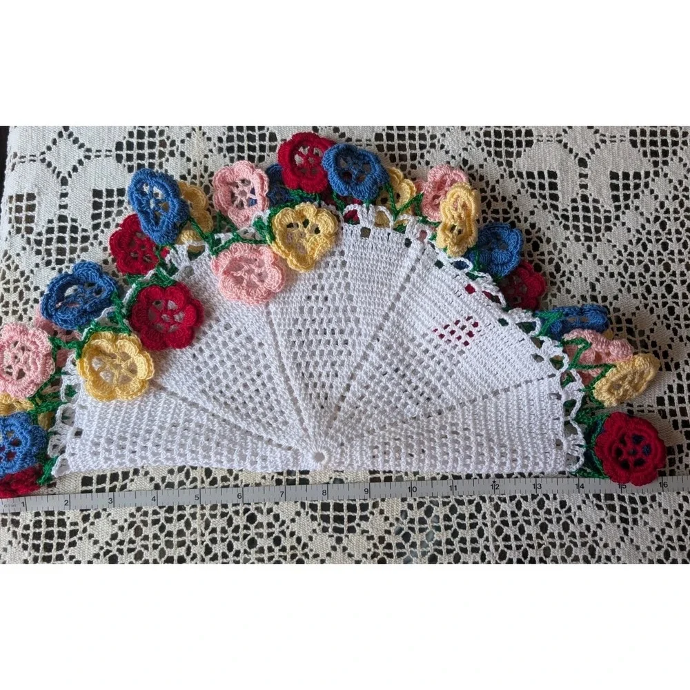 Vtg Flower Crochet 3D Rose Doily Floral Lace Roll Up In Vase Bouquet Cottagecore